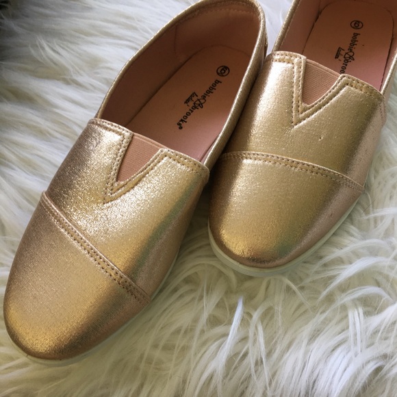 NWOT BOBBIE BROOKS METALLIC SLIP ONS SIZE 6 and 9 - Picture 2 of 13